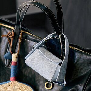 SONGMONT Mini Drippy Airpods Case in SKy